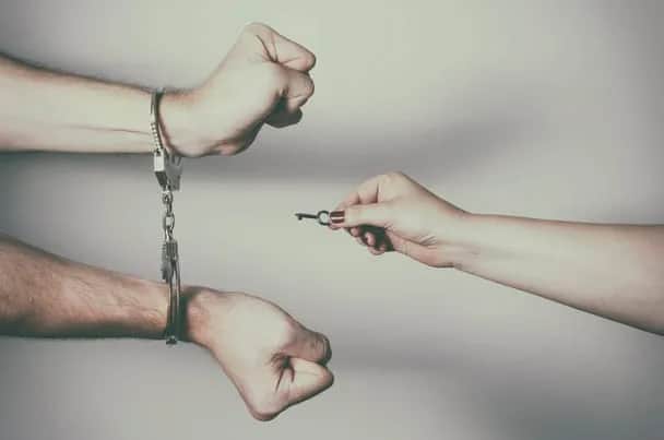 Sąd penitencjarny: Co to jest? Twoja szansa na wcześniejszą wolność