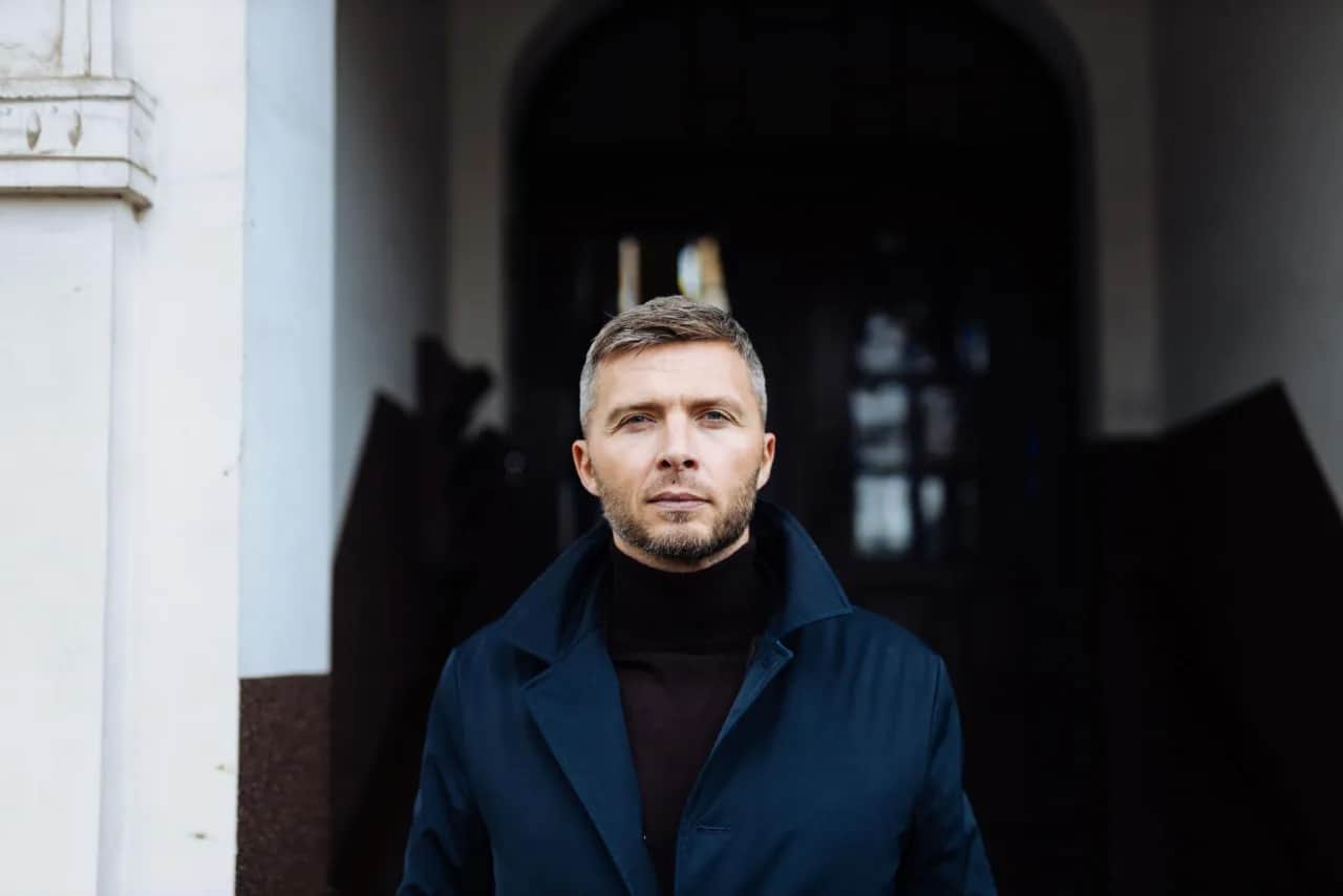 Czy świadek może mieć adwokata? Poznaj swoje prawa i ochronę.